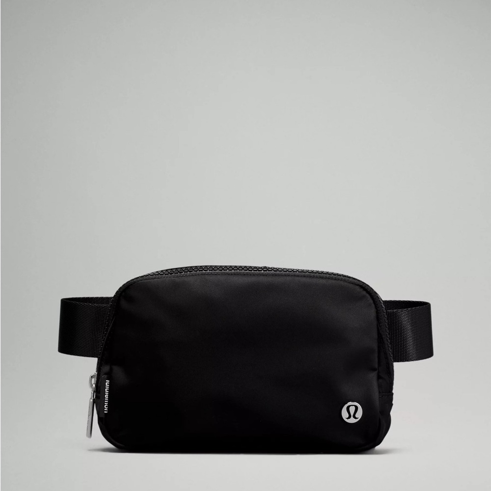 LuluLemon Everywhere Belt Bag